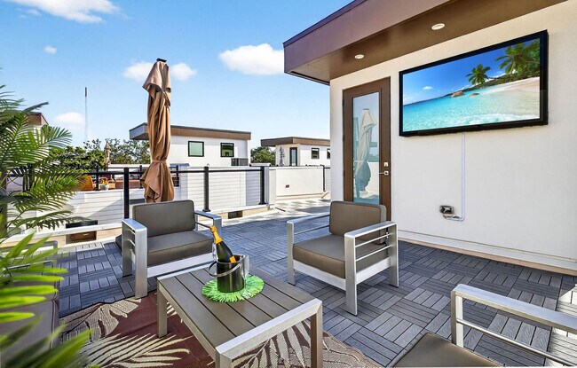 Building Photo - 620 Petit Wy