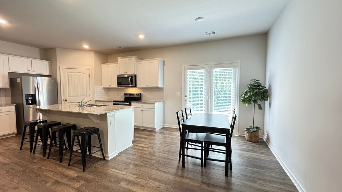 Building Photo - 488 Stoneybrook Dr