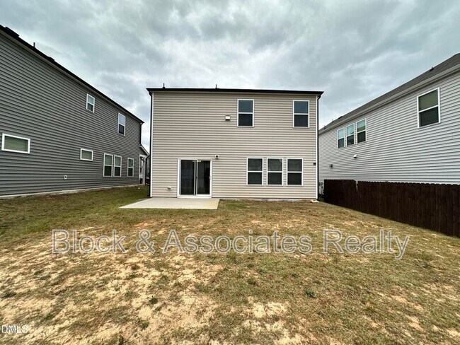 Building Photo - 104 Sweet Olive St