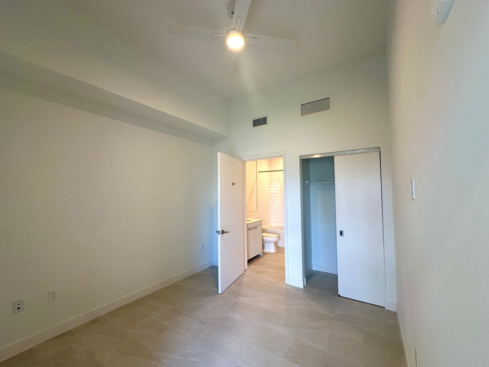 Building Photo - 1936 NW 2nd Ct