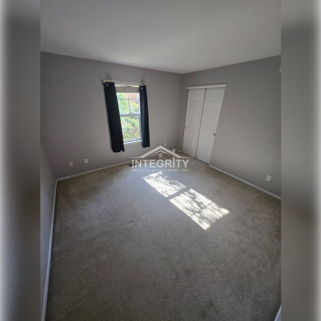 Building Photo - 8551 S Mallard Pl