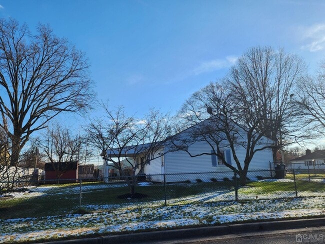 Building Photo - 2105 Murray Ave