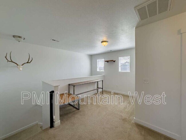 Building Photo - 3565 Water Lilly Ln
