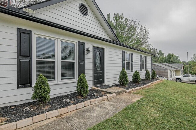Building Photo - 356 Meadow Trace Dr