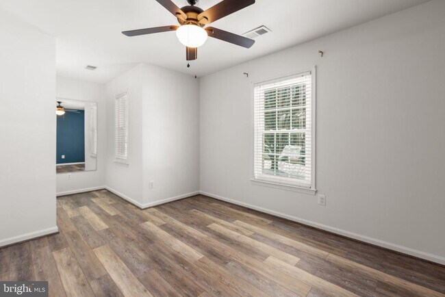 Building Photo - 11806 Camelot Way