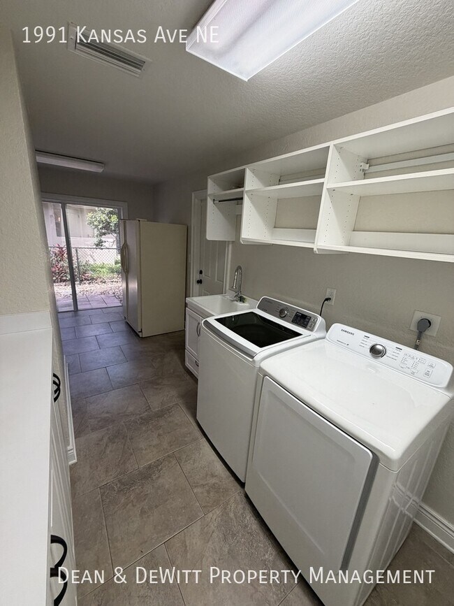 Building Photo - 1991 Kansas Ave NE