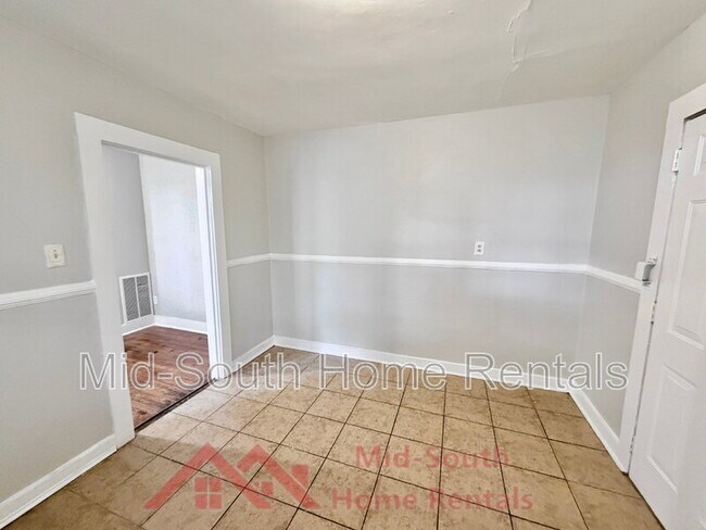 Building Photo - 1379 Ferguson Rd