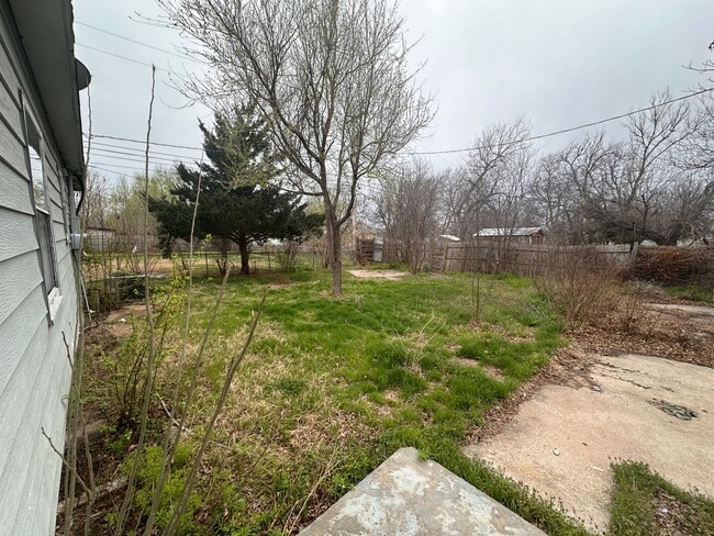 Building Photo - Single Family Home