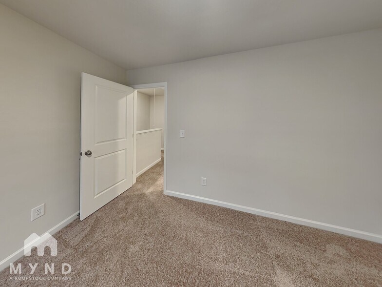 Building Photo - 104 Everglade Wy