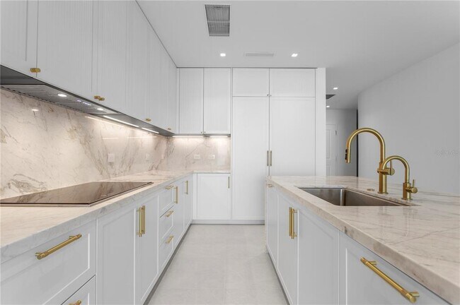 Building Photo - 3015 S Ysabella Ave