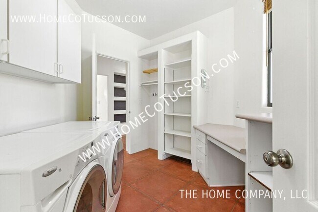 Building Photo - 1921 S Doubletree Ln