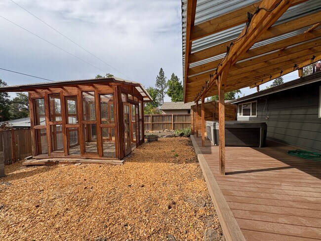 Building Photo - 3230 Onyx St