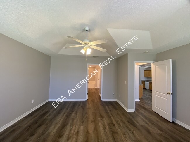 Building Photo - 2110 Bahama Dr