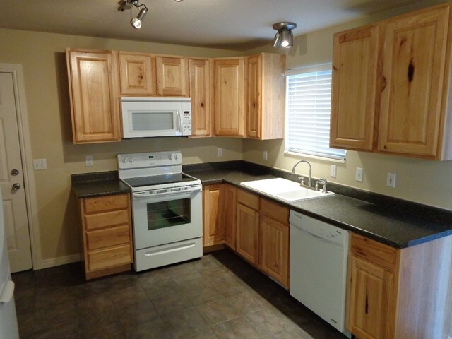 Building Photo - 6075 S 6105 W