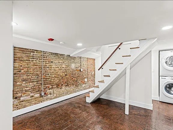 Building Photo - 1224 Chancellor St