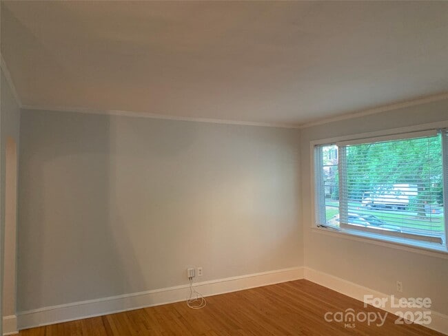Building Photo - 2103 Queens Rd W