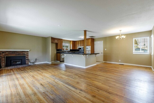 Building Photo - 3 bed 2 bath home for RENT in Stockton