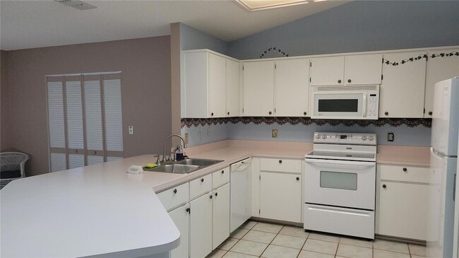 Building Photo - 564 W Central Ave