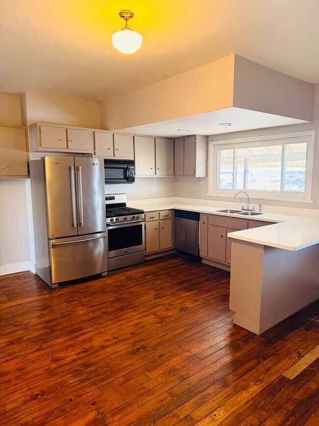 Building Photo - 3 bed in the Slopes Duplex with Spectacular View!