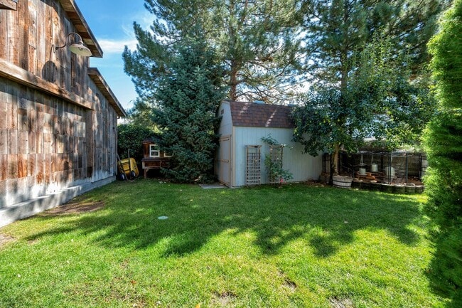 Building Photo - Immaculate Home for rent in gated cul-de-sac!