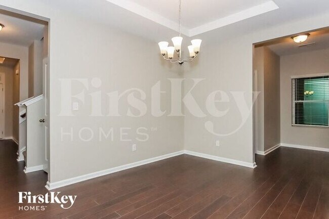 Building Photo - 7779 Creek Park Dr