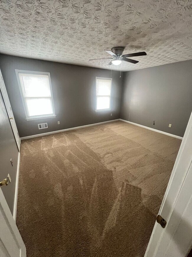 Building Photo - 541-543 Downing Street