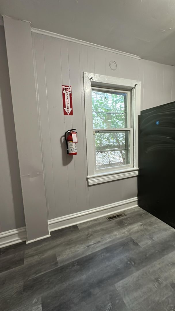 Building Photo - 89 Poplar St