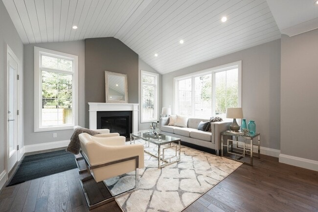 Building Photo - 962 Walnut St