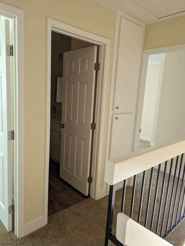 Building Photo - Upgraded 2 Story 2 Bed/1.5 Bath Condo