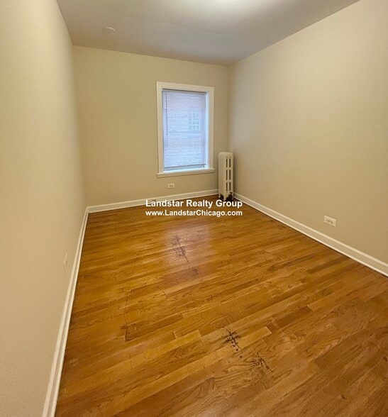 Building Photo - 1313 W Touhy Ave