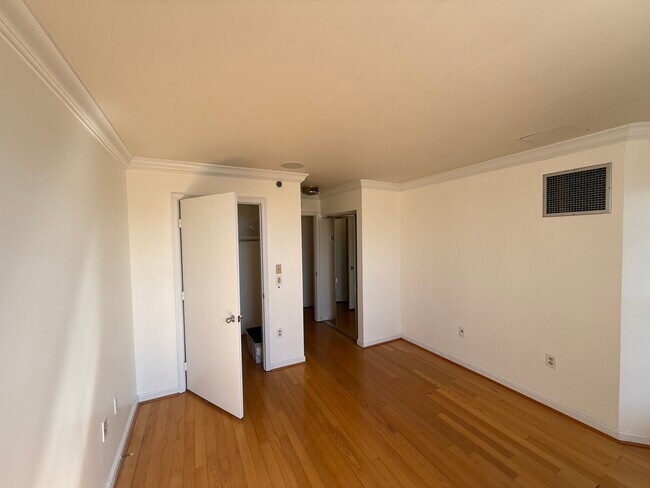Building Photo - 1230 23rd St NW