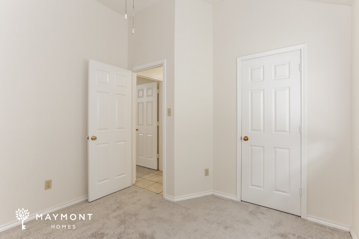 Building Photo - 2333 Cromwell Dr