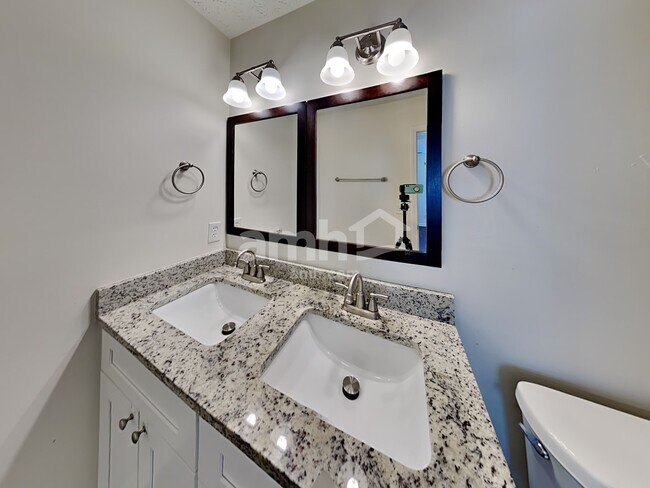 Building Photo - 114 Nacoochee Way