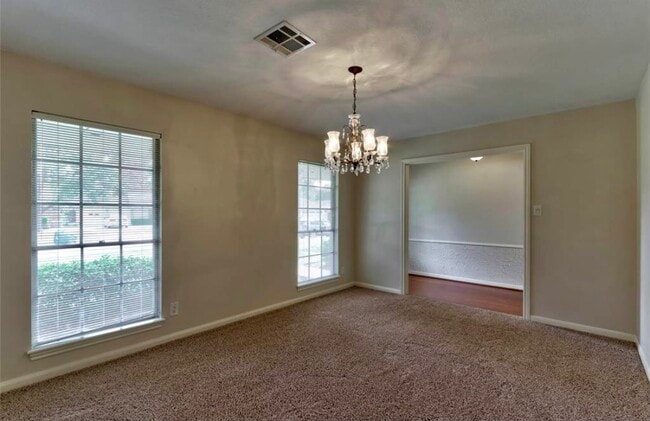 Building Photo - 2011 Stebbins Dr