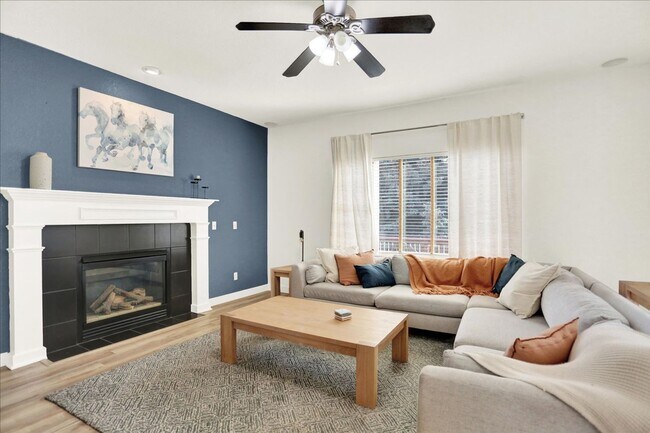 Building Photo - Stunning 3 Bedroom Home in Parker, Mountai...