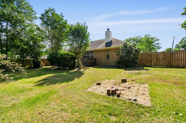 Building Photo - 87133 Golf Club Dr