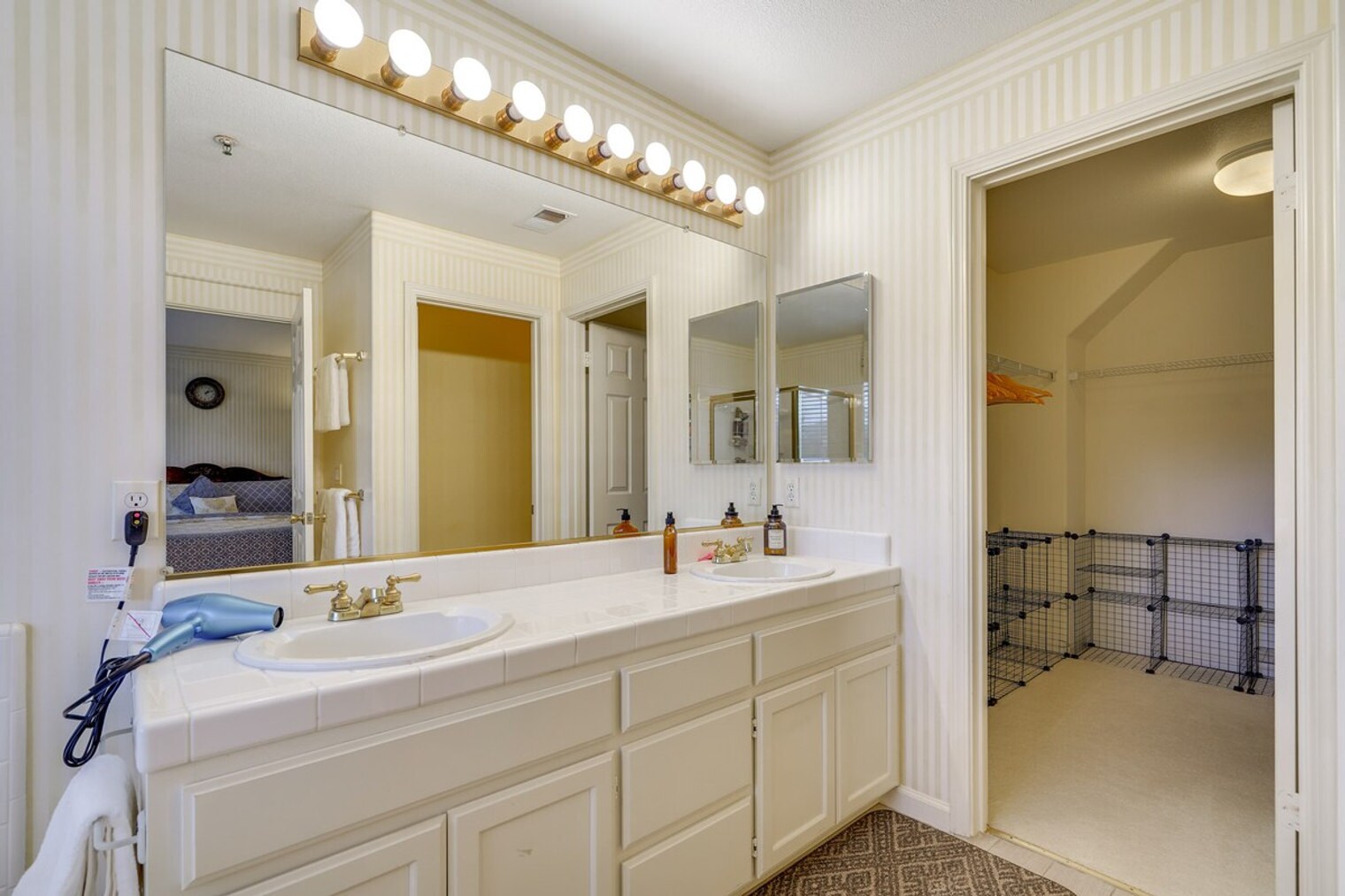 Building Photo - 27479 Green Wood Rd