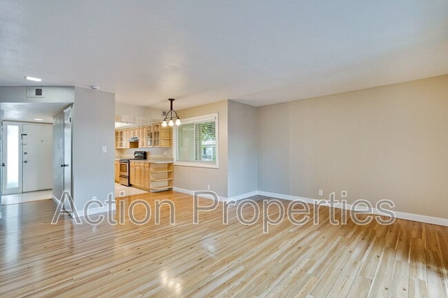 Building Photo - 1963 Landess Ave