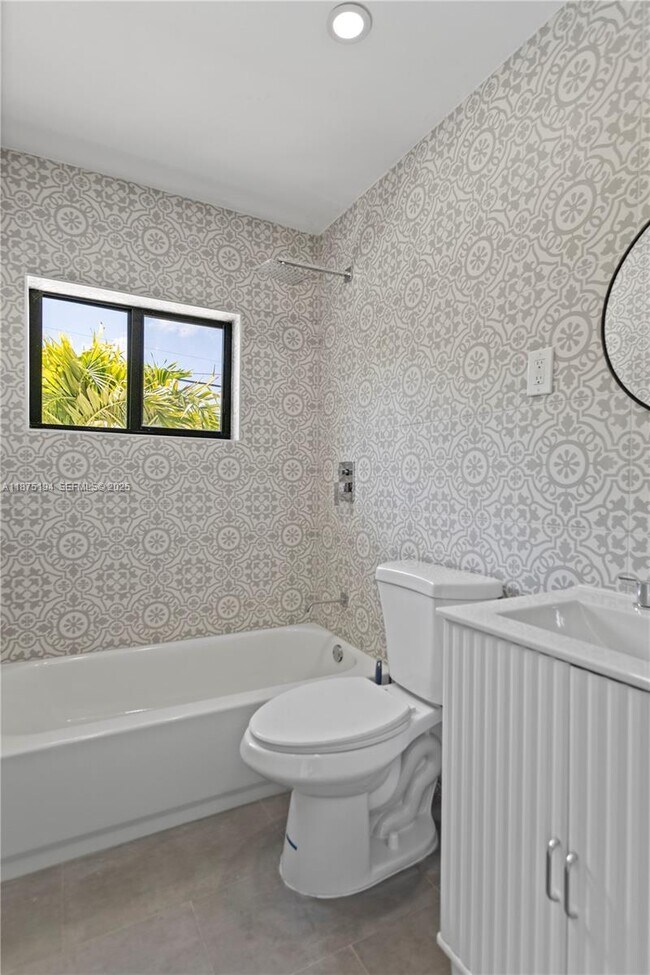 Building Photo - 1524 SW 32nd Ct