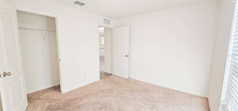 Building Photo - 271 Begonia Ln