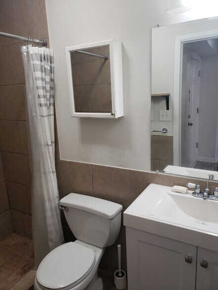 Building Photo - 1322 N 17th St