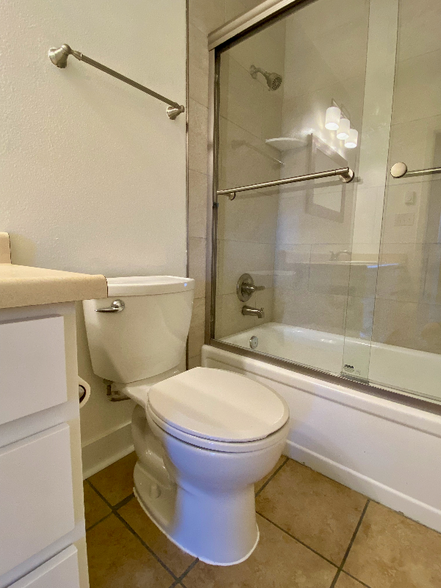 Building Photo - 2613 Davidson Dr