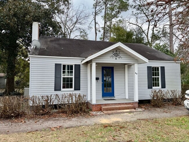 Building Photo - 2 Bed 1 Bath House