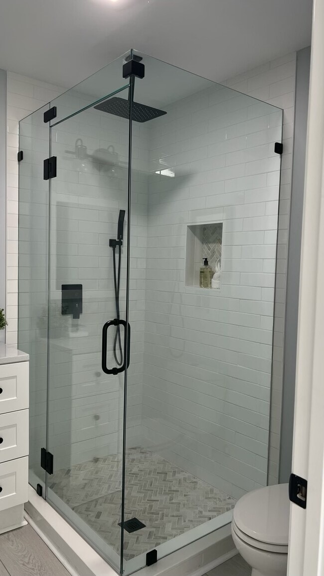 Building Photo - 806 Aileen Ave