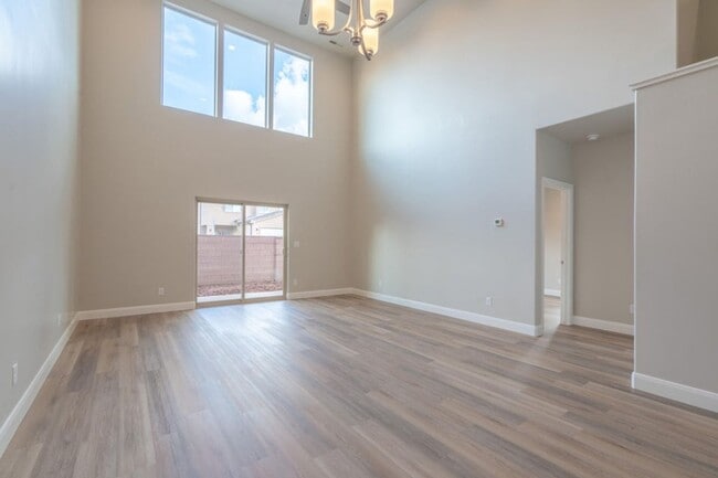 Building Photo - HURRICANE TOWNHOME