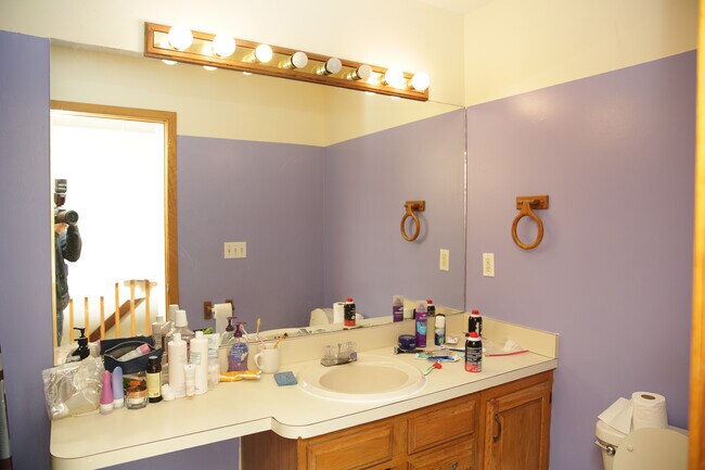 Building Photo - 23 Compton St