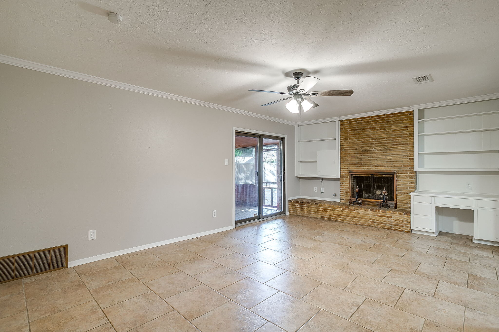 Building Photo - 1706 Larkspur Dr