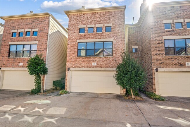 Building Photo - 650 Westcross St