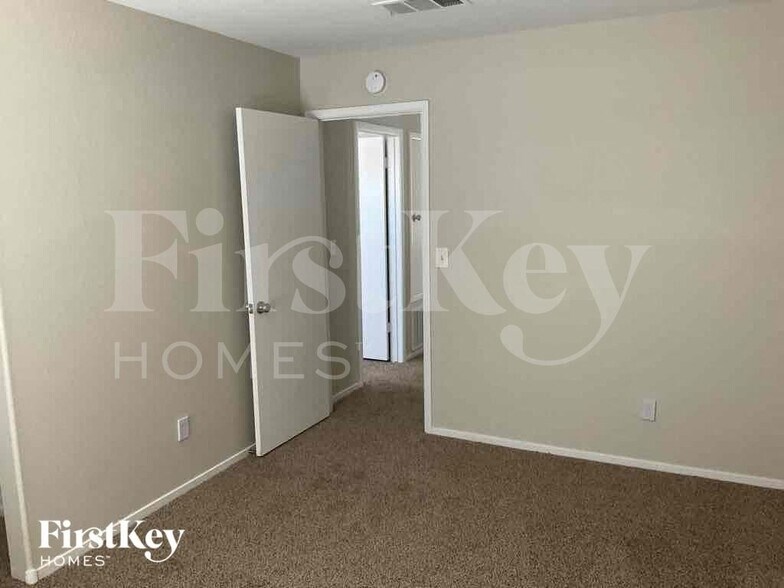 Building Photo - 8008 Revolver Ave