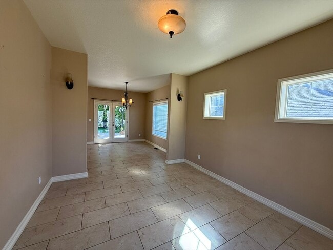 Building Photo - 4 Bedroom Home For Rent In The Dalles